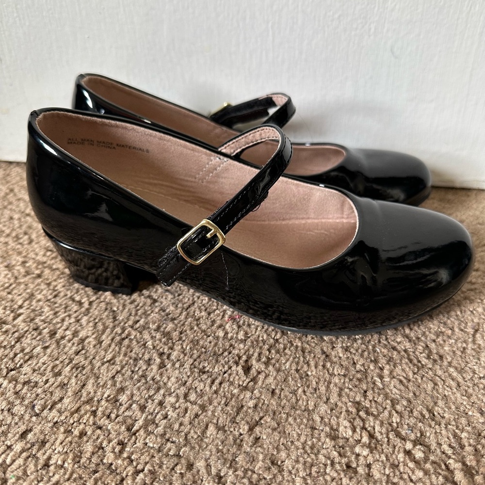 Girls black dress shoes